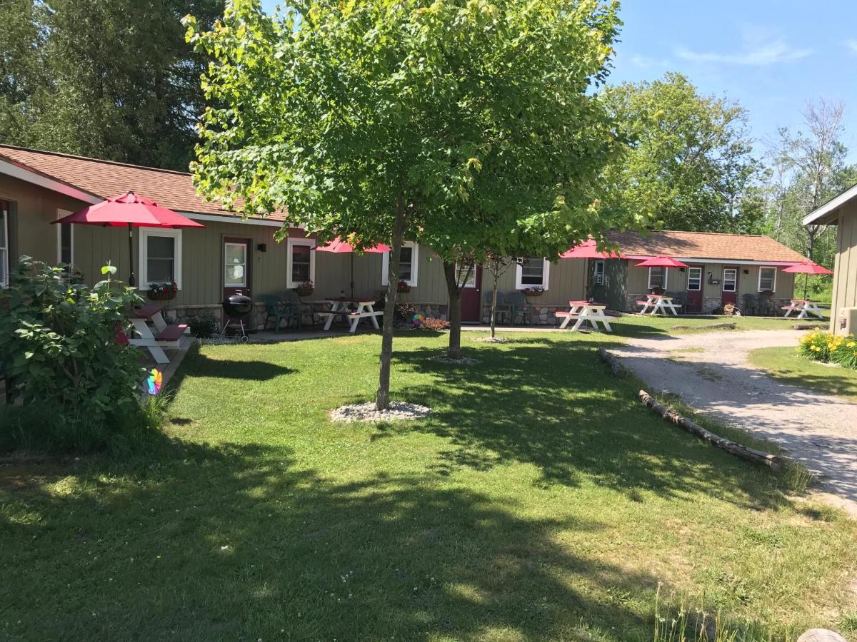 Cedar Ridge Cabins Honor Eksteriør bilde