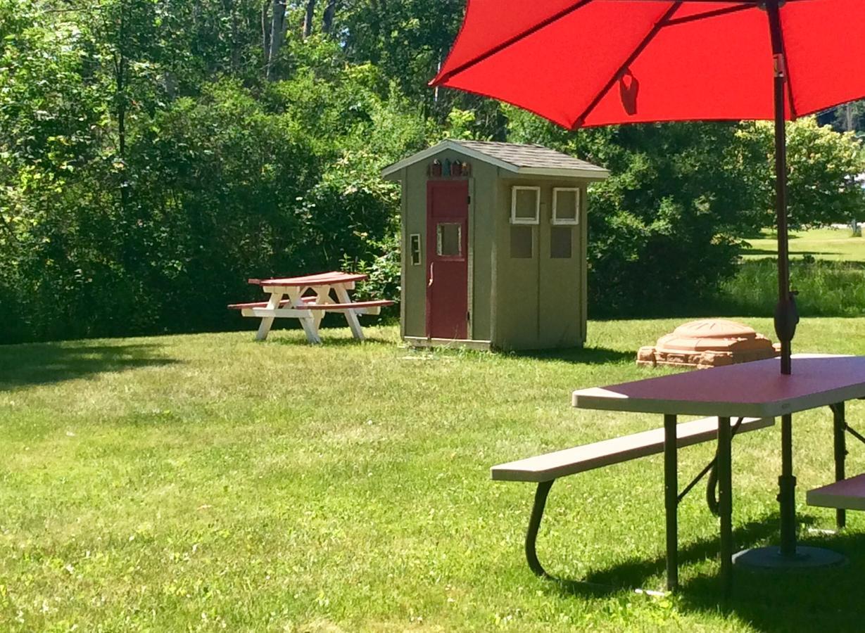 Cedar Ridge Cabins Honor Eksteriør bilde