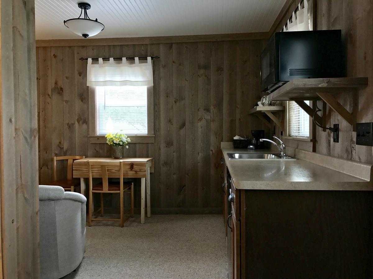 Cedar Ridge Cabins Honor Eksteriør bilde