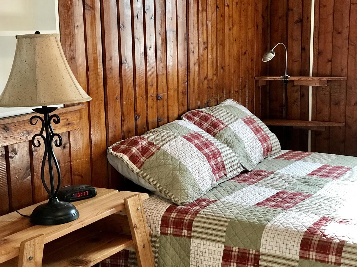 Cedar Ridge Cabins Honor Eksteriør bilde