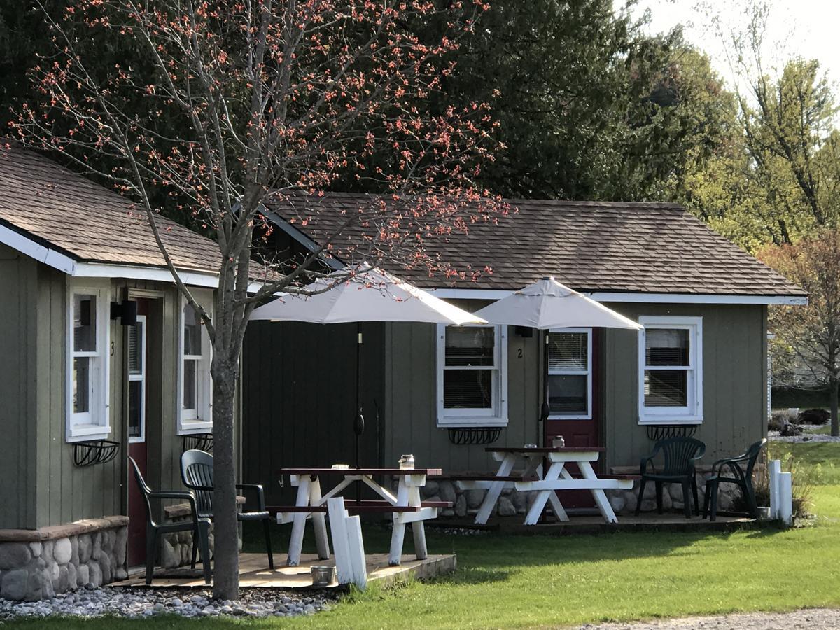 Cedar Ridge Cabins Honor Eksteriør bilde
